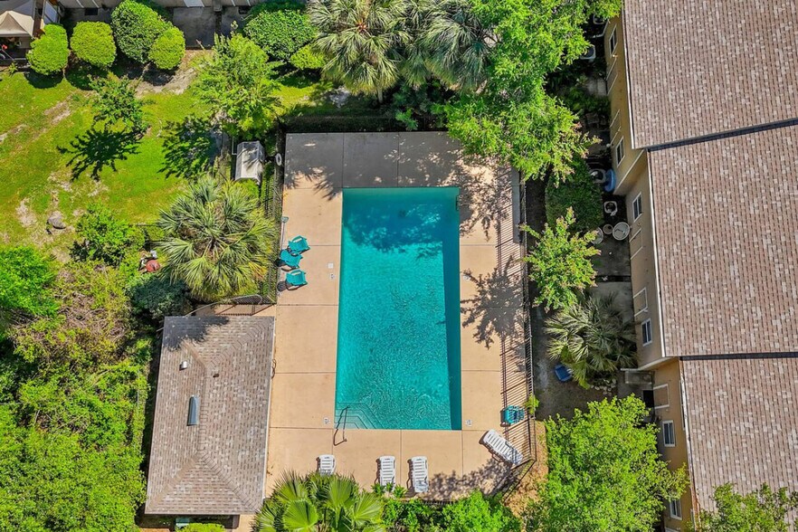 Building Photo - 4415 SW 34th St