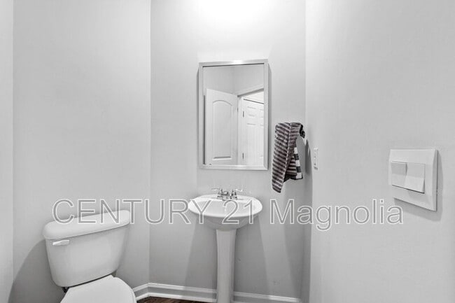 Building Photo - 4343 Newland St