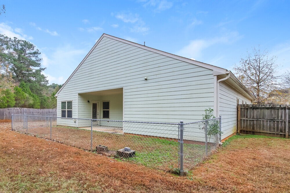 Building Photo - 3482 Sandstone Trail SE