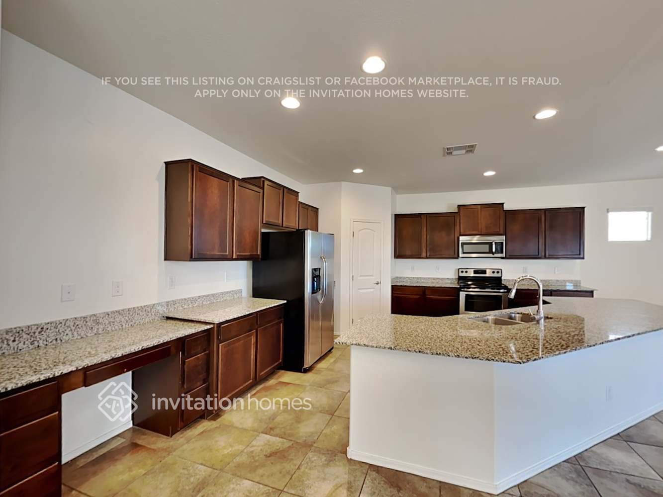 Building Photo - 1322 E Dragon Fly Rd