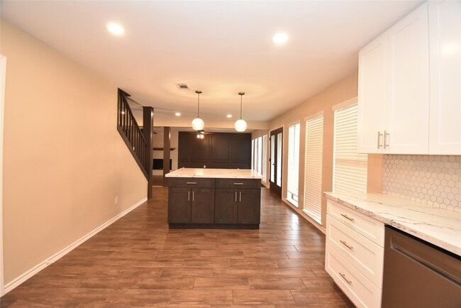 Building Photo - 1330 Westgreen Blvd