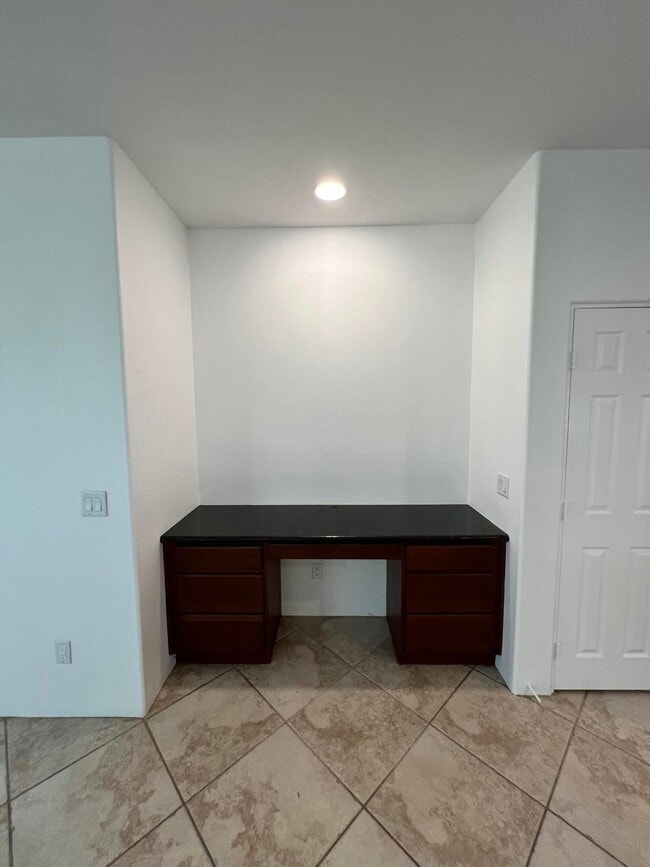 Building Photo - 50342 San Capistrano Dr