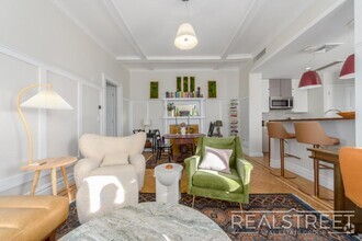 Building Photo - Stunning 1 bed in Crown Heights Brownstone...