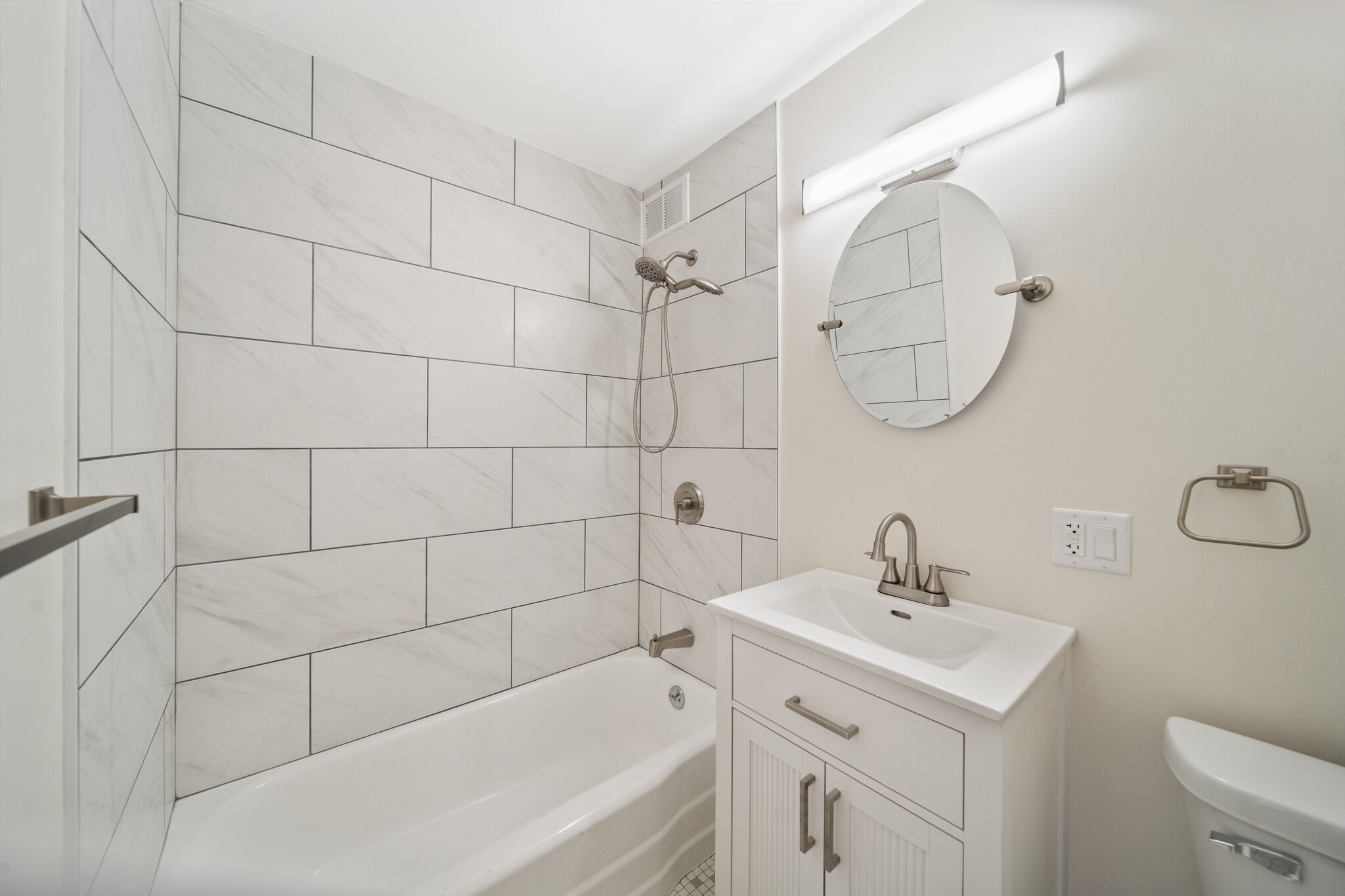 Building Photo - 1460 N Sandburg Ter