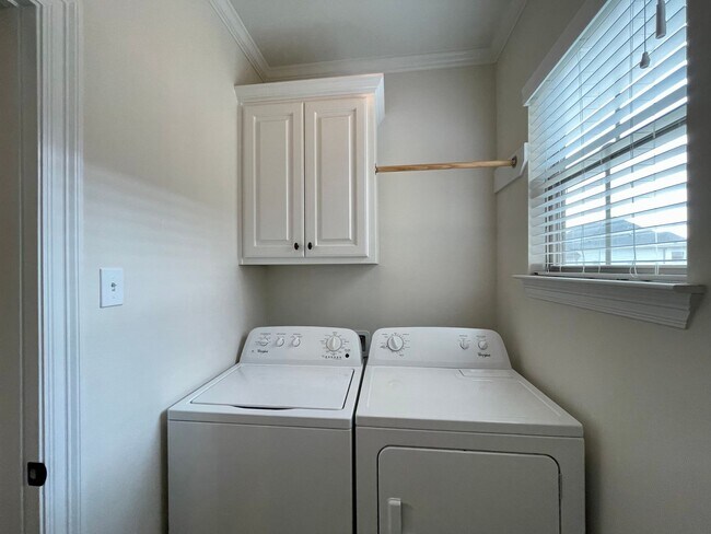 Building Photo - 17229 Ledgestone Dr