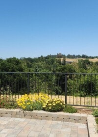 Building Photo - 287 Portola Rd