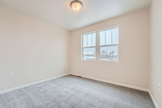 Building Photo - 1021 Turnberry Cir