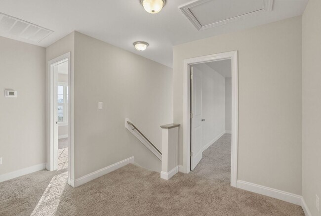 Building Photo - 5 bedroom waterfront property