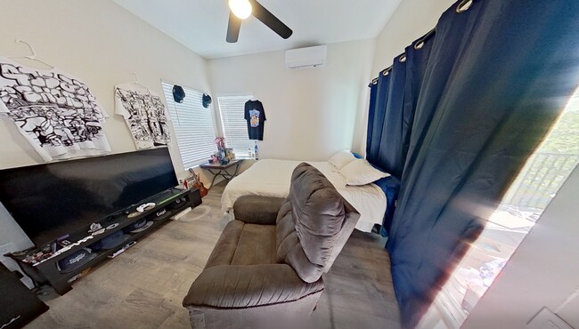 Building Photo - 5162-5166 Ewing St.