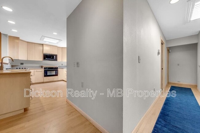 Building Photo - 2205 S Arlington Ave