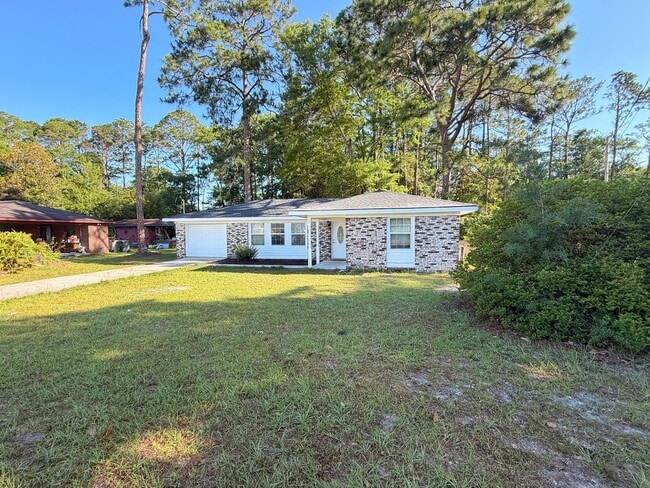 Building Photo - AVAILABLE JULY! (Pet Friendly)