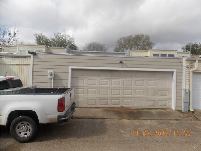 Building Photo - 9411 Bassoon Dr