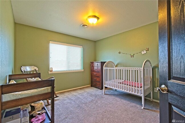 Building Photo - Beautiful 4 Bedroom Home