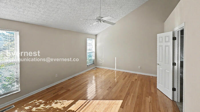 Building Photo - 6330 Wyler Dr