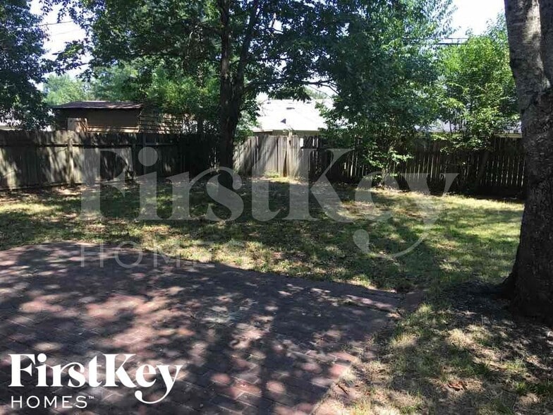 Building Photo - 6410 N Fawn Hollow Cir