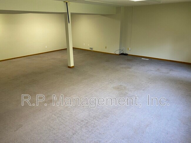 Building Photo - 4626 Linnea Ln