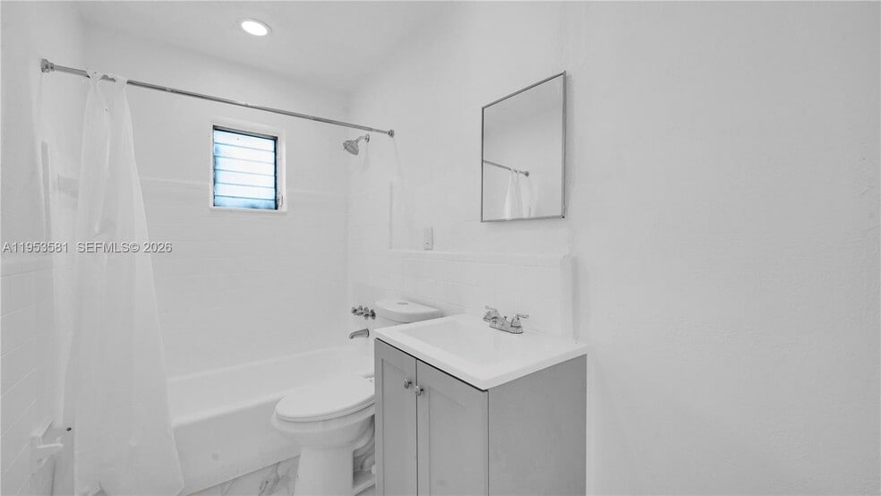 Building Photo - 4285 SW 48th Ct