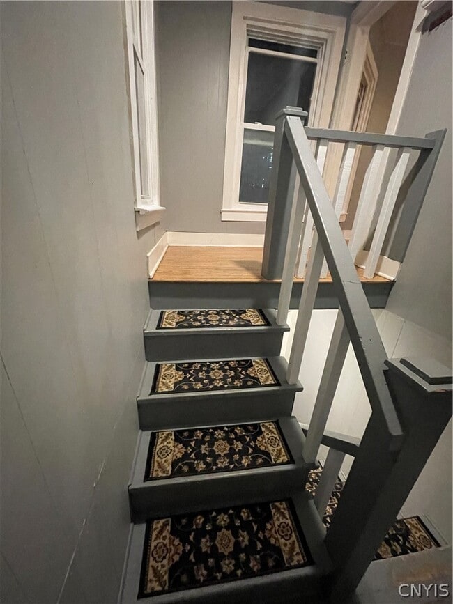 Building Photo - 47 Center St