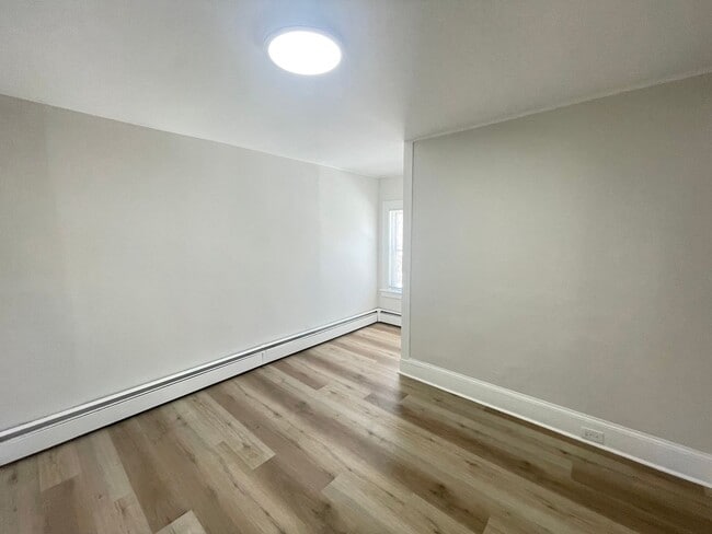 Building Photo - 193 W Mitchell St