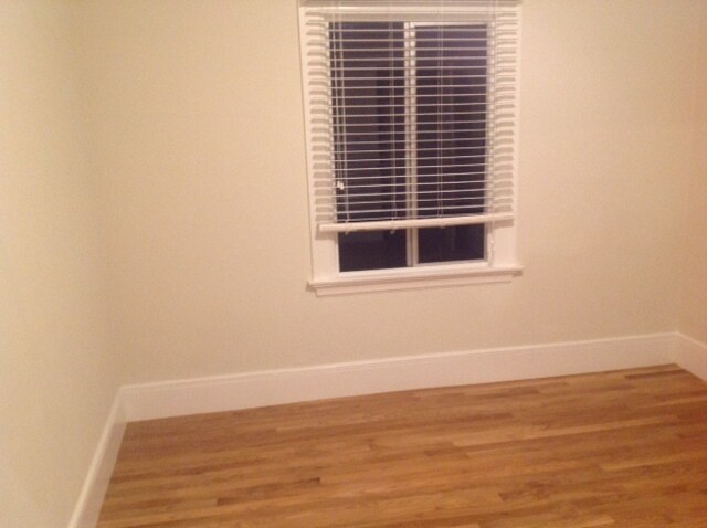 Building Photo - 3549 Lakeshore Ave