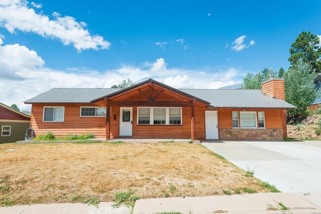 Building Photo - 307 N 3rd St