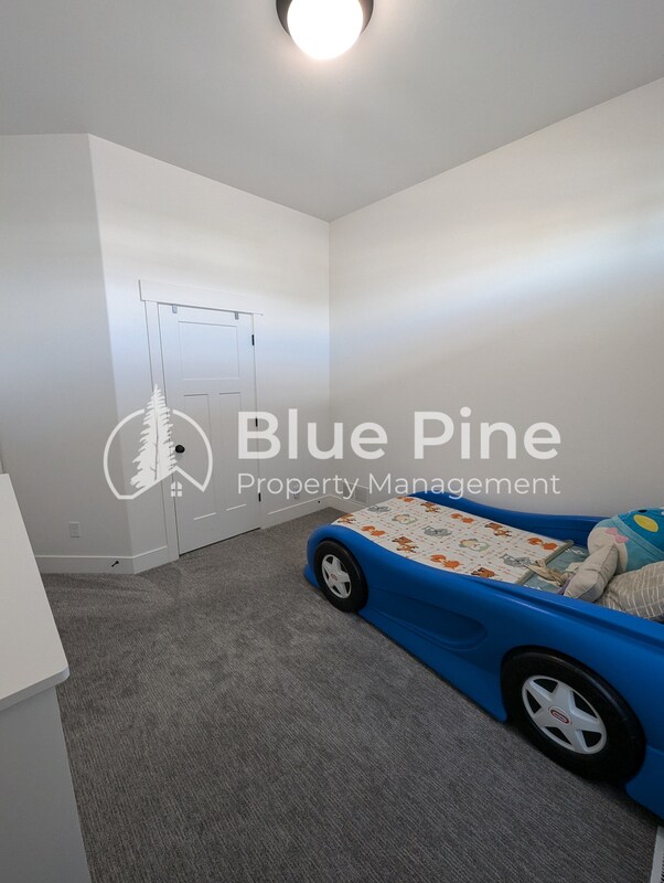 Building Photo - 4232 Athlen Wy