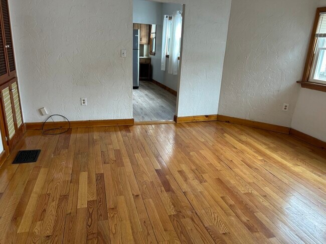 Building Photo - 9 Starbird St