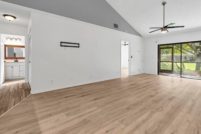 Building Photo - 416 Buttonwood Pl