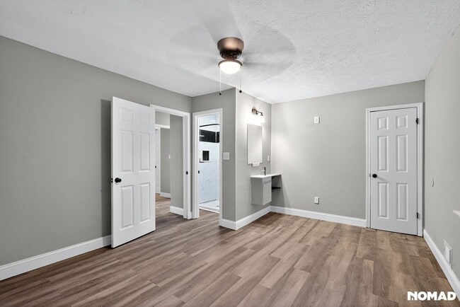 Building Photo - 5952 Stonewall Dr