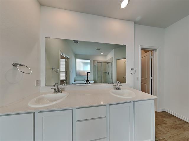 Building Photo - 1812 Roadrunner Dr