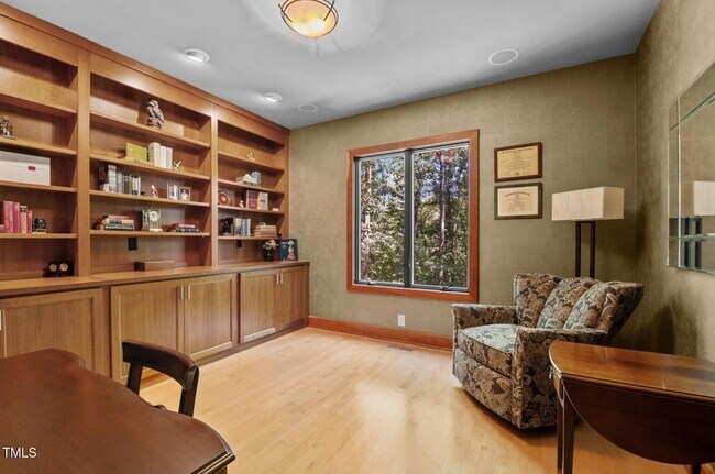 Building Photo - 6016 Glenthorne Dr