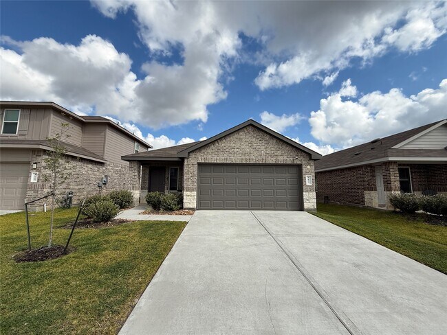 Primary Photo - 5607 Redstone Gardens Dr