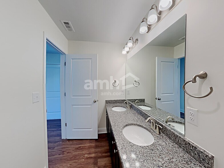 Building Photo - 4852 Chutney Dr
