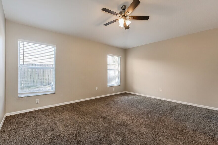 Building Photo - 402 Maple Pointe Dr