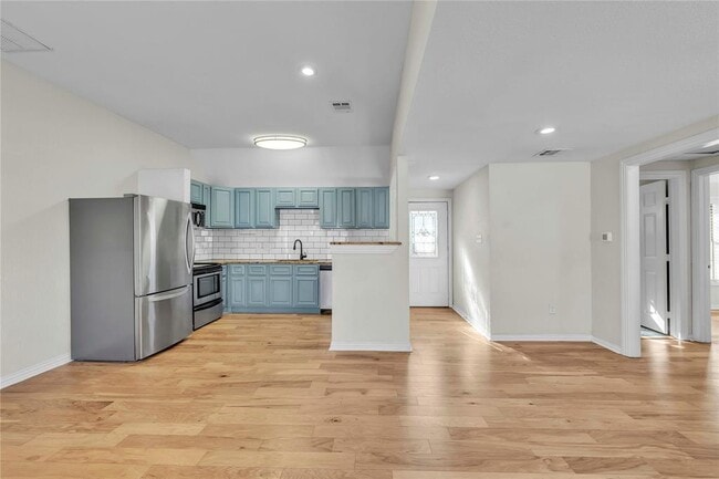 Building Photo - 2403 S 3rd St