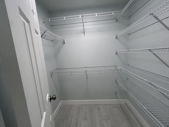 Building Photo - 2312 W Birch St