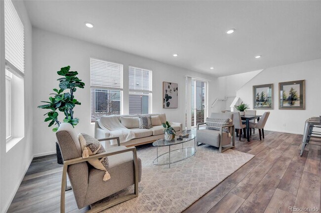 Building Photo - 1094 Anker Dr