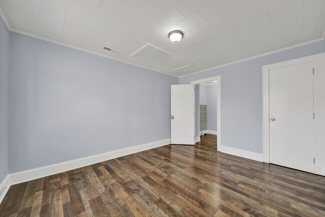 Building Photo - Duplex