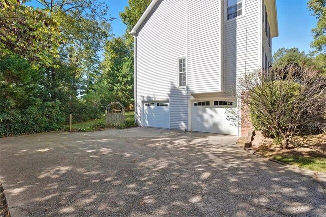 Building Photo - 3852 Emerson St