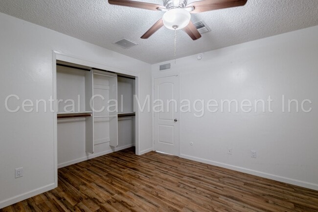 Building Photo - 3 Bedroom/2 Bath Home with Solar - $2100 Per Month!