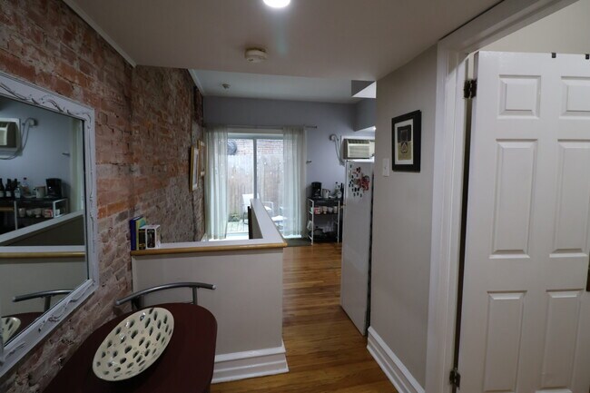 Building Photo - 280 S 23rd St