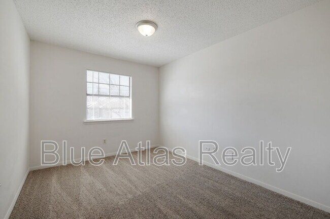 Building Photo - 701 Via Del Mar