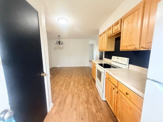 Building Photo - Charming Updated Duplex in Farragut