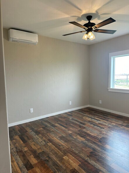 Building Photo - 151 Equestrian Ln