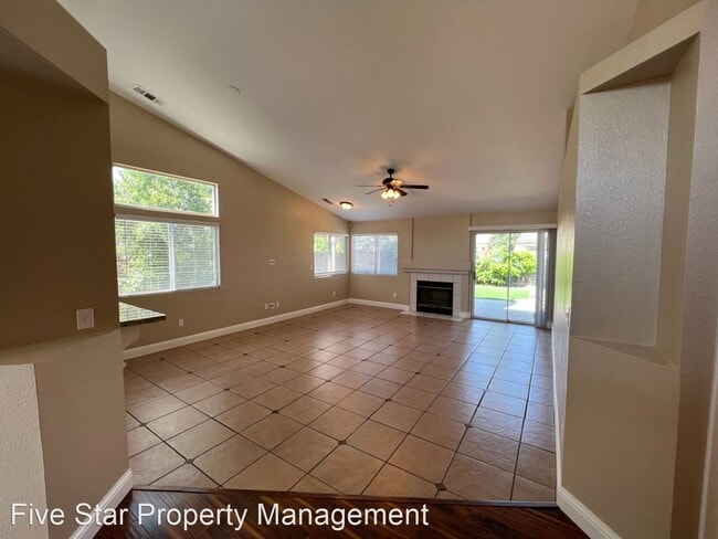 Building Photo - 3 br, 2 bath House - 3115 Cedar Springs Ct