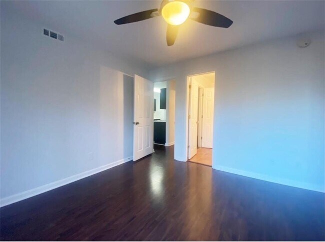 Building Photo - 1119 Sandy Ln Dr