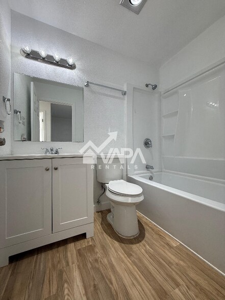 Building Photo - 4210 Sunrise Creek Dr