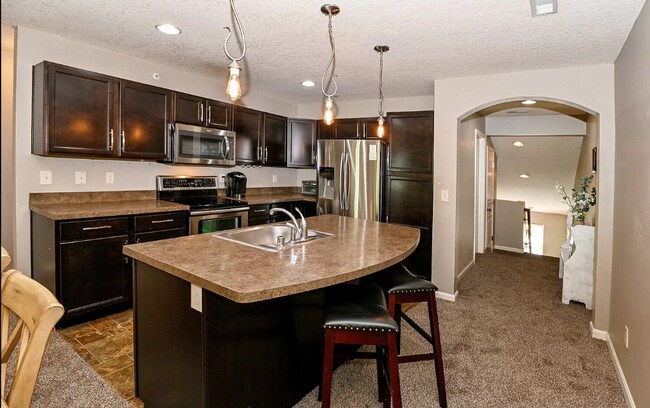 Building Photo - 2367 Twelve Oaks Dr