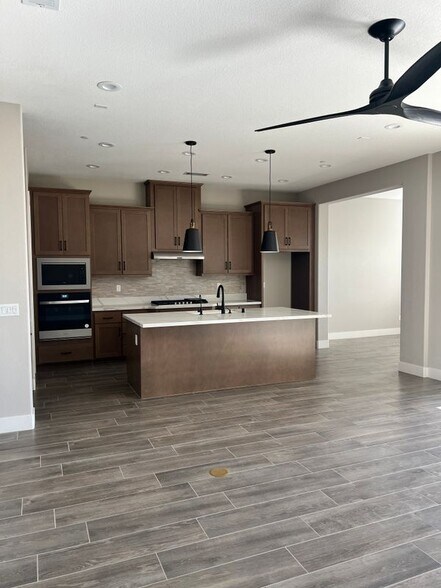 Building Photo - 2557 Orinoco Pl