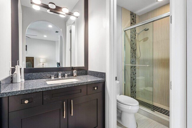 Building Photo - 17511 Cadena Dr